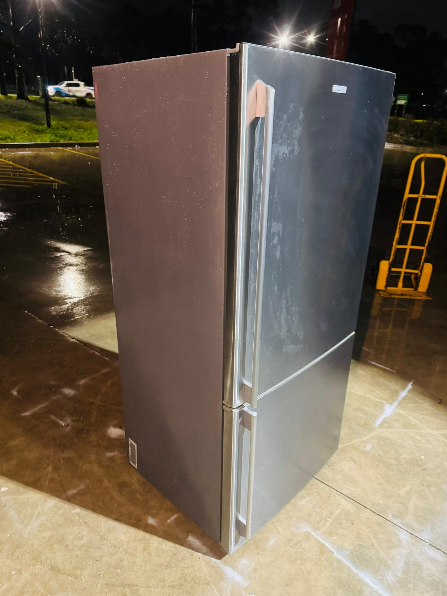 ELECTROLUX 510 LITRES FRIDGE FREEZER