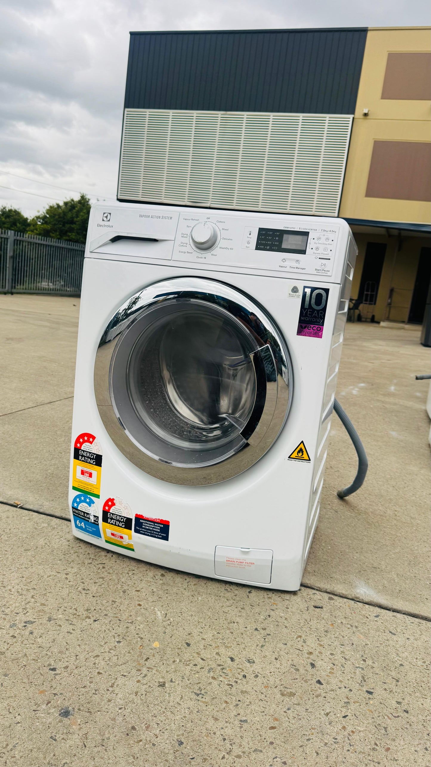 ELECTROLUX 7.5KGS FRONT LOADER WASHING MACHINE