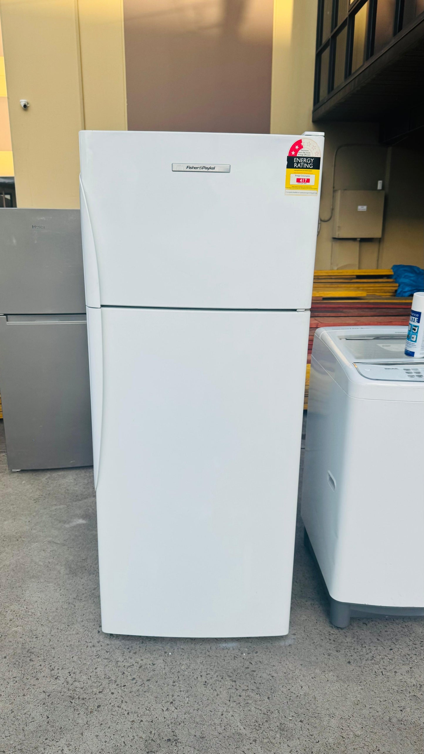 FISHER AND PAYKEL 380 LITRES FRIDGE FREEZER