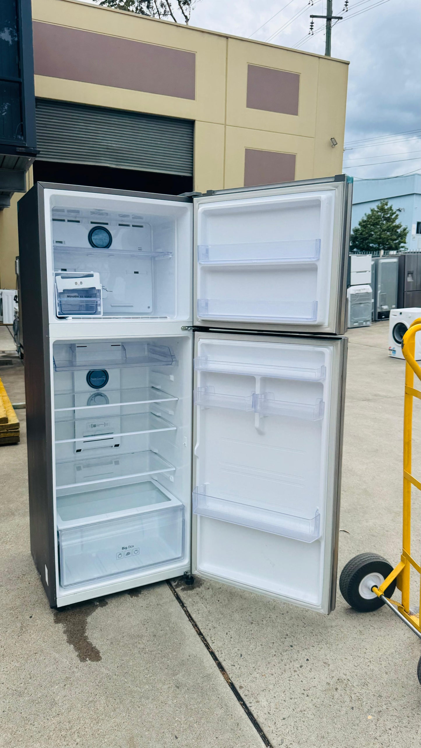 SAMSUNG 419 LITRES FRIDGE FREEZER