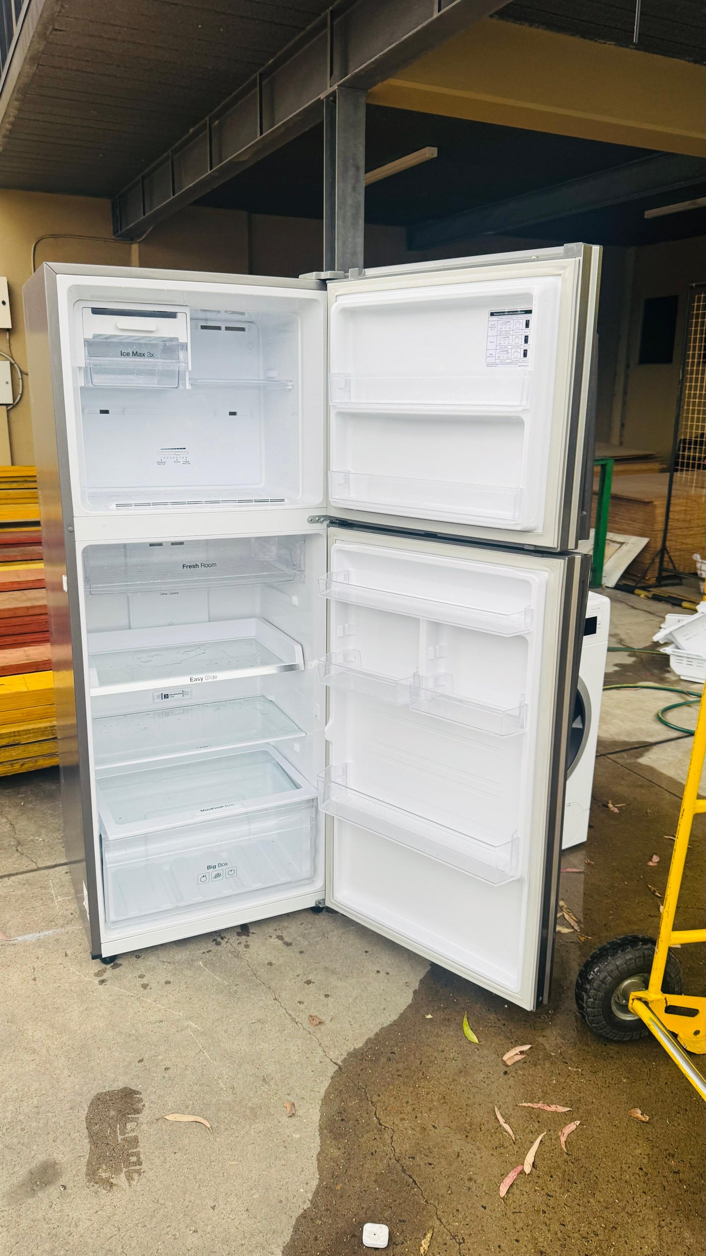 SAMSUNG 393 LITRES FRIDGE FREEZER