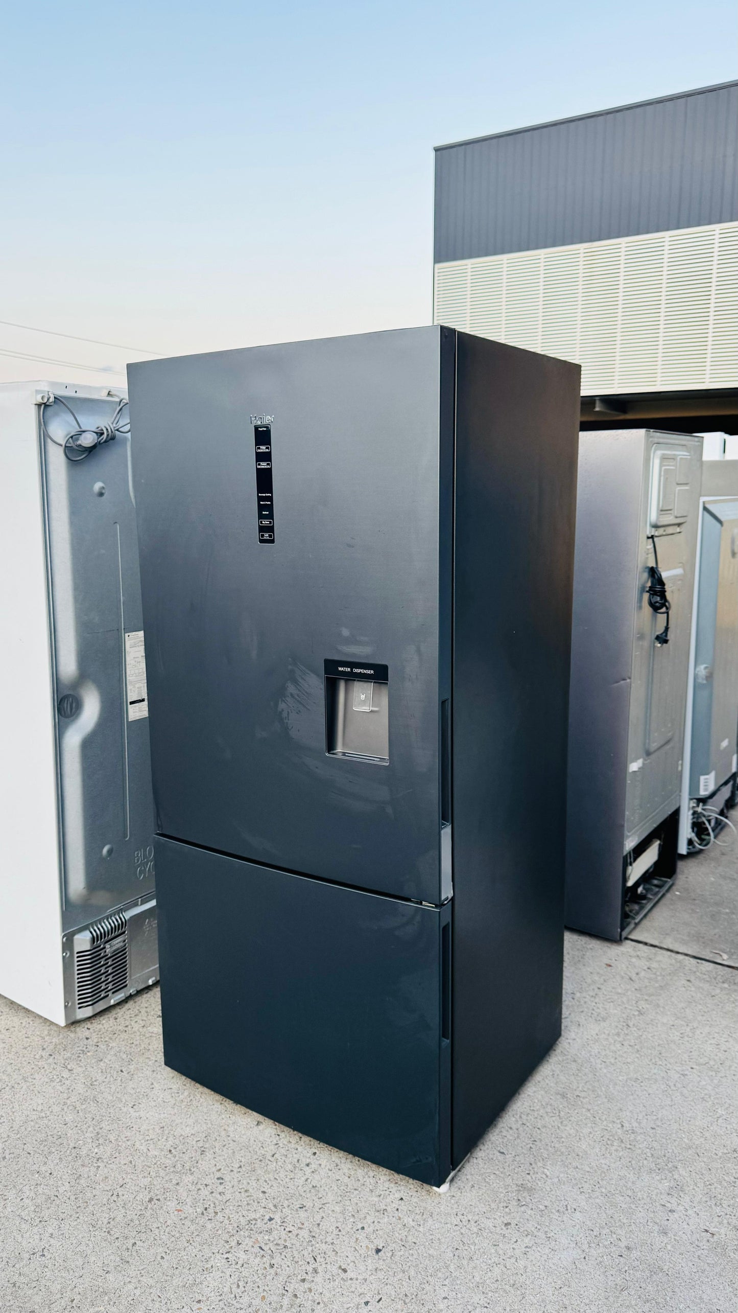 HAIER 493 LITRES FRIDGE FREEZER