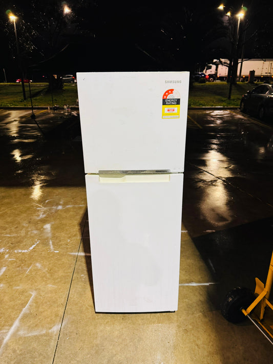 SAMSUNG 236 LITRES FRIDGE FREEZER