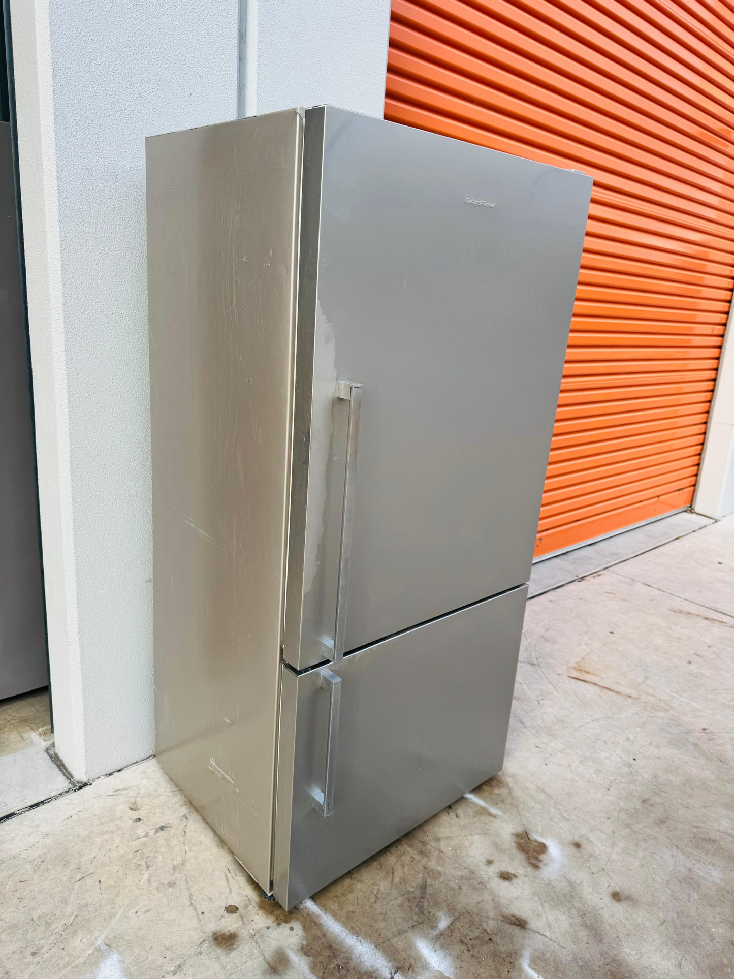 FISHER AND PAYKEL 519 LITRES FRIDGE FREEZER