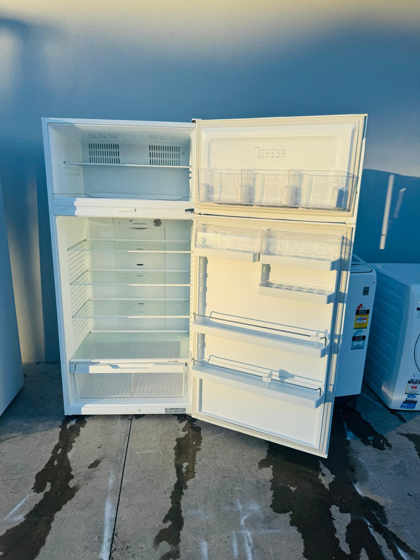 FISHER AND PAYKEL 517 LITRES FRIDGE FREEZER