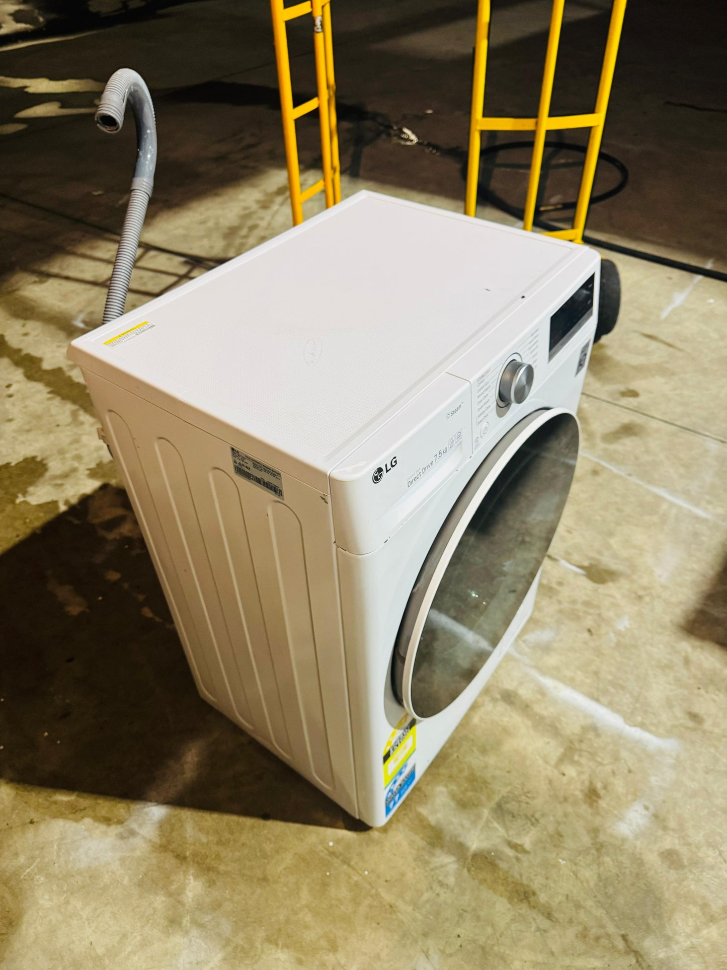 LG 7.5KGS FRONT LOADER WASHING MACHINE