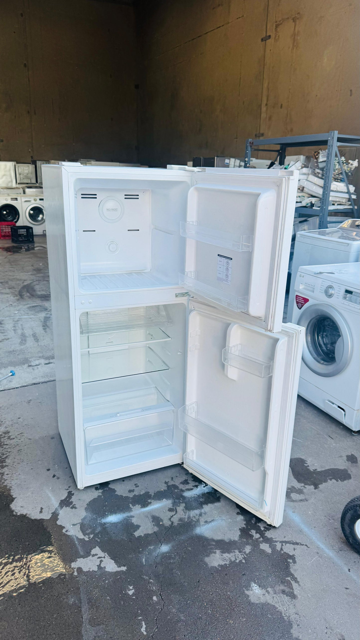 HAIER 221 LITRES FRIDGE FREEZER