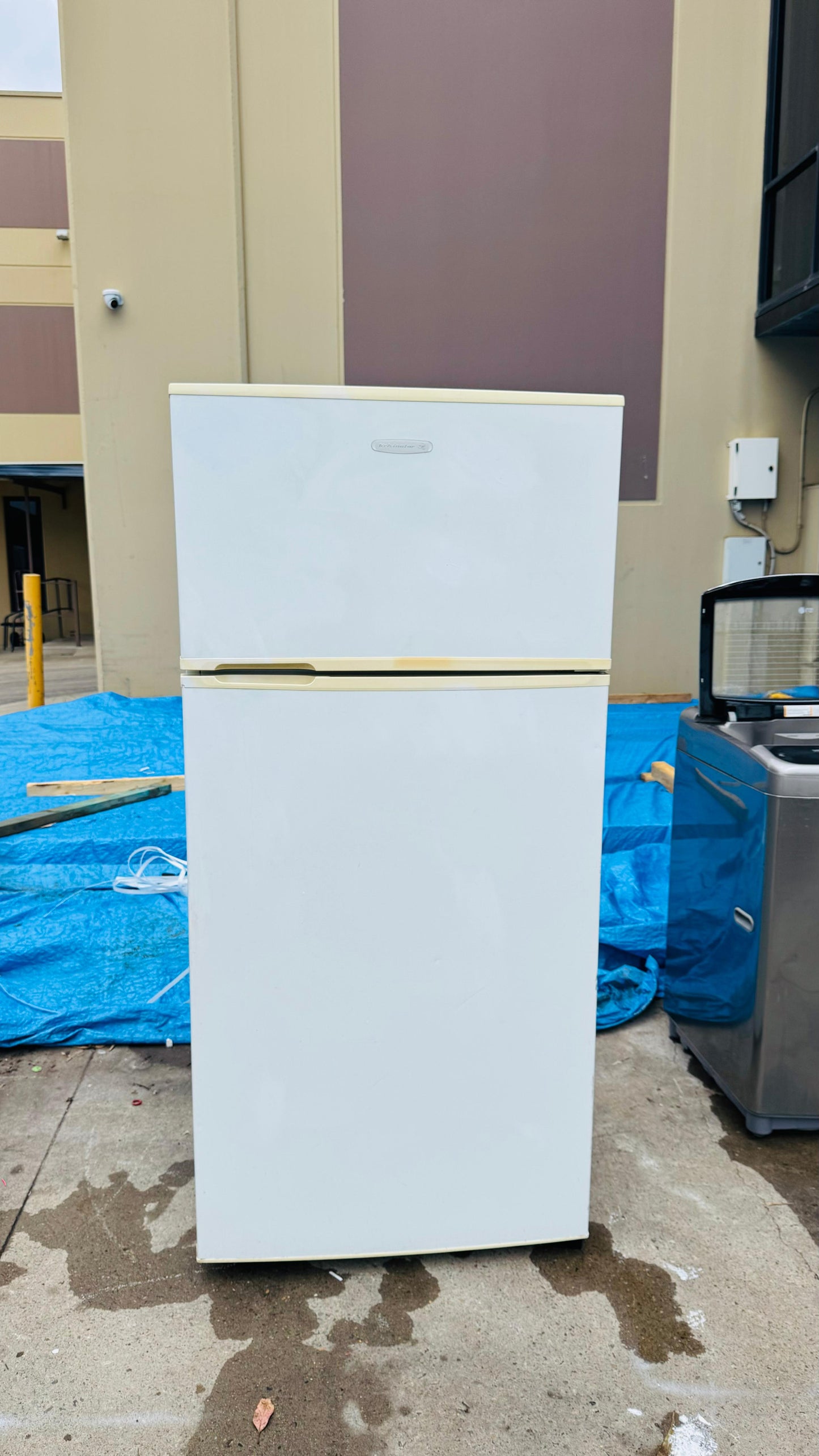 KELVINATOR 520 LITRES FRIDGE FREEZER