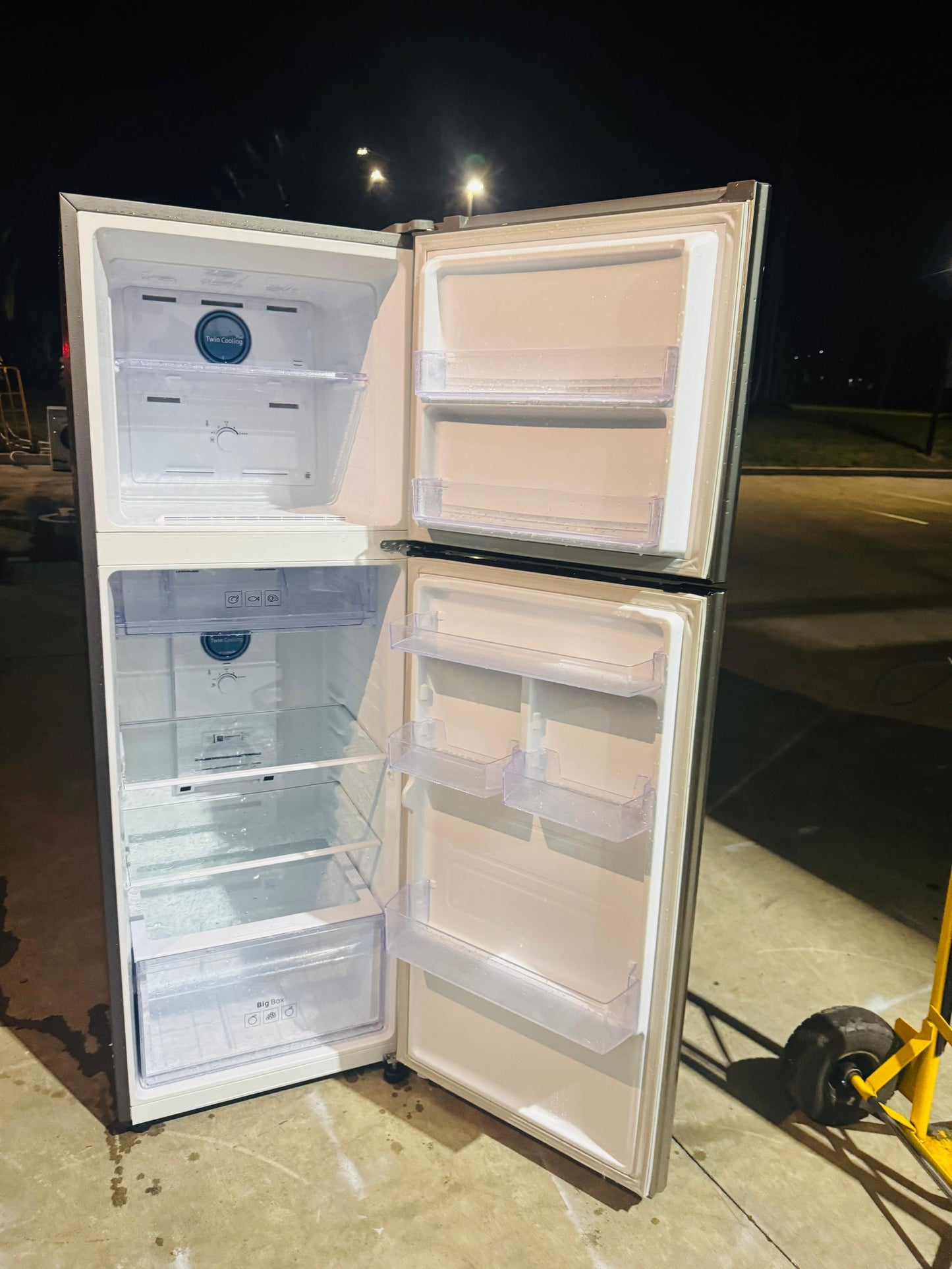 SAMSUNG 343 LITRES FRIDGE FREEZER