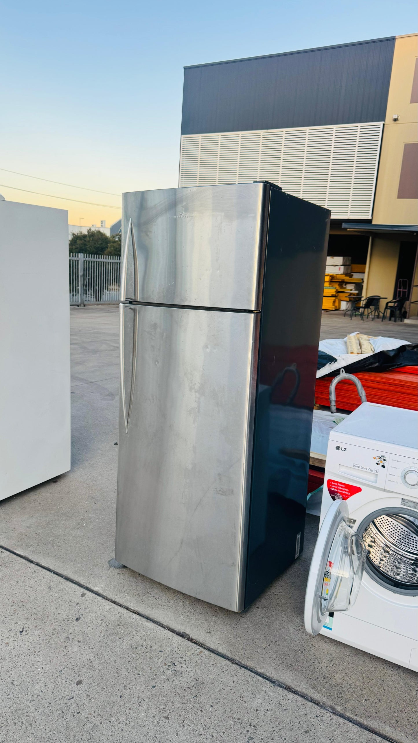 FISHER AND PAYKEL 441 LITRES FRIDGE FREEZER