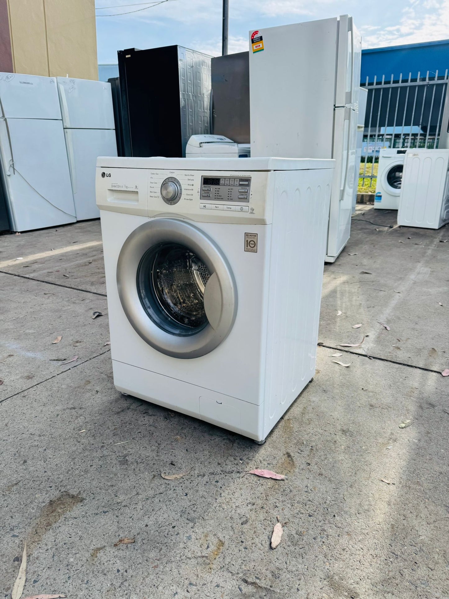 LG 7.5KGS FRONT LOADER WASHING MACHINE