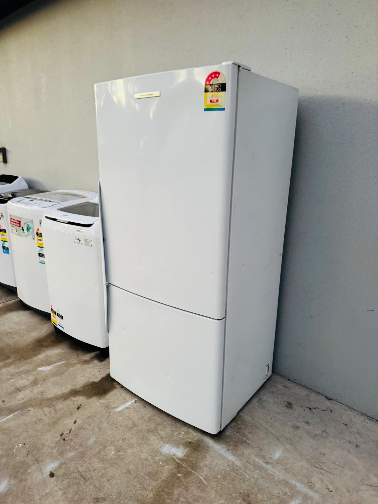 FISHER AND PAYKEL 519 LITRES FRIDGE FREEZER