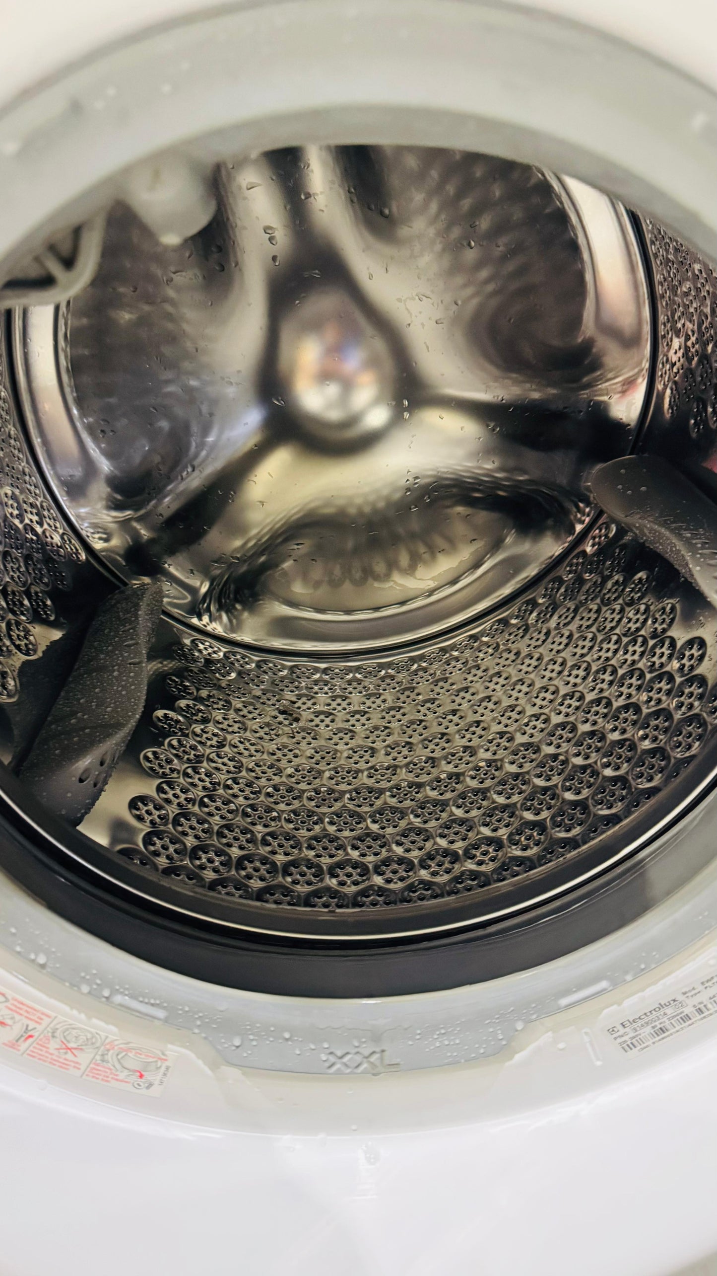 ELECTROLUX 8KGS FRONT LOADER WASHING MACHINE