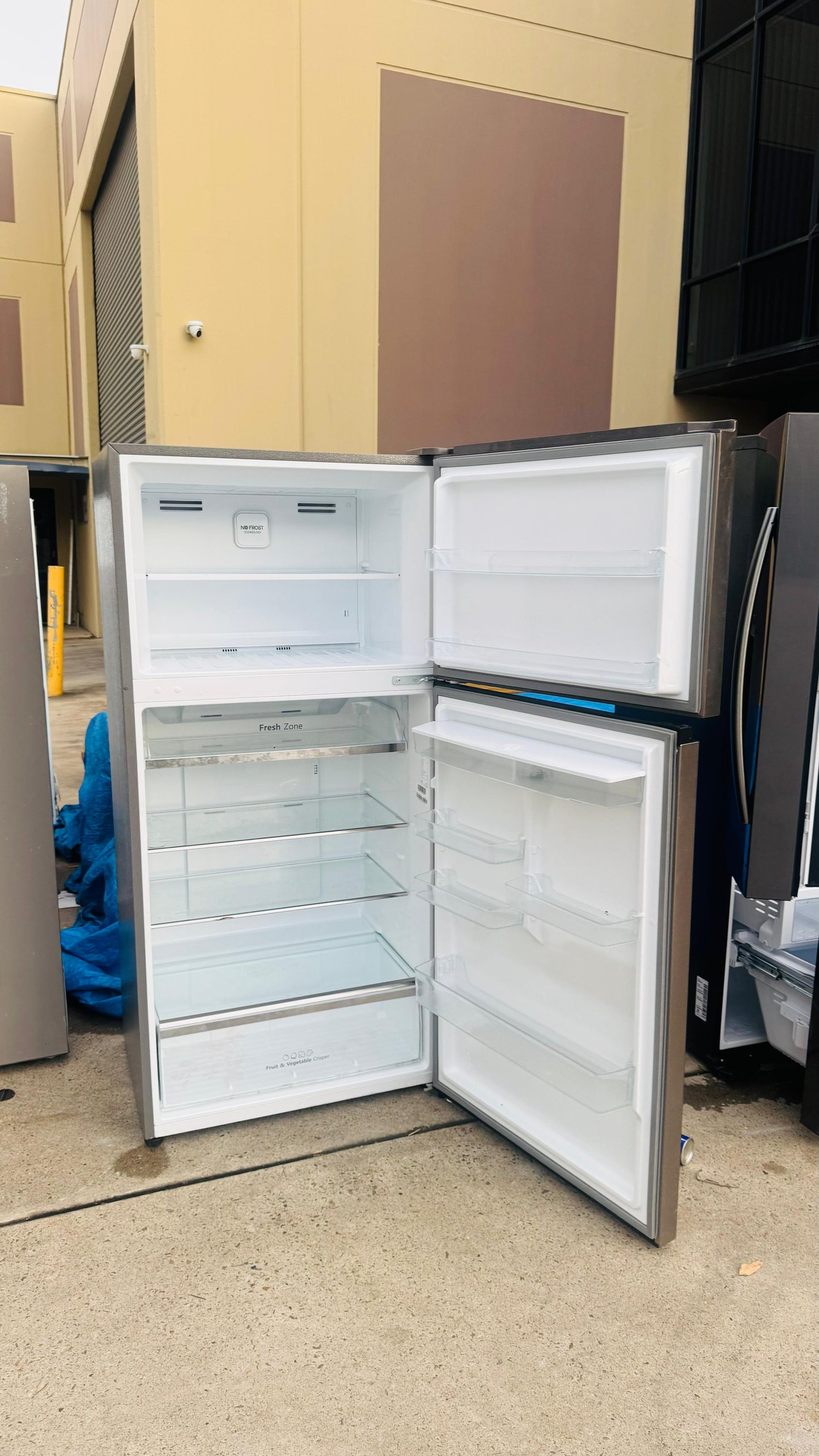 HISENSE 496 LITRES FRIDGE FREEZER