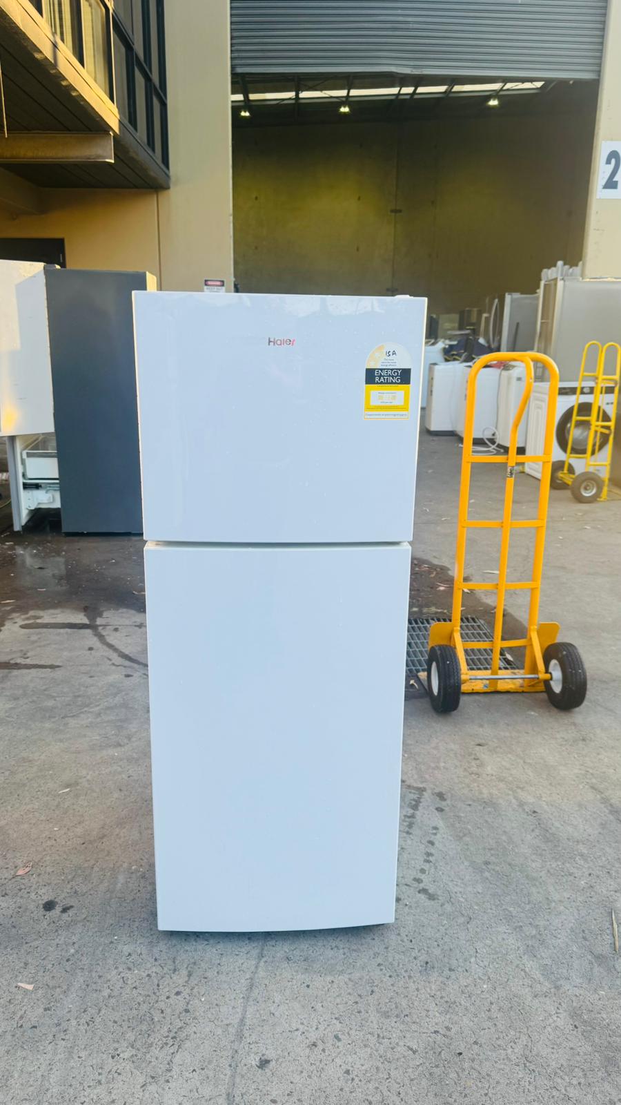 HAIER 222 LITRES FRIDGE FREEZER