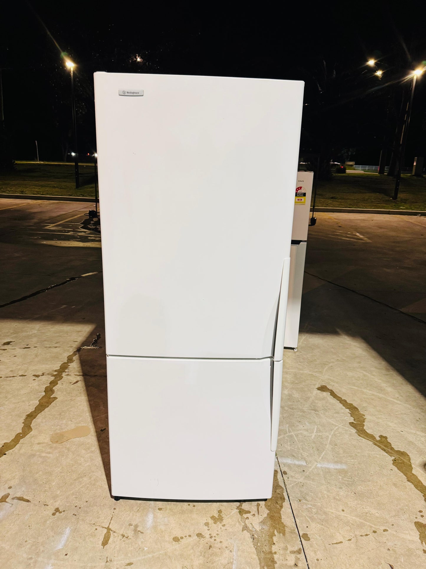 WESTING HOUSE 430 LITRES FRIDGE FREEZER