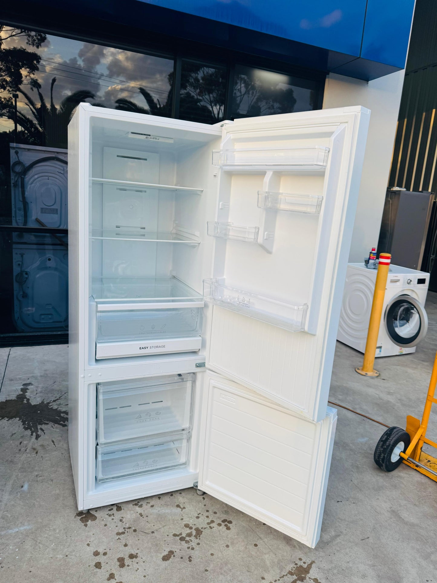 ESATTO 325 LITRES FRIDGE FREEZER