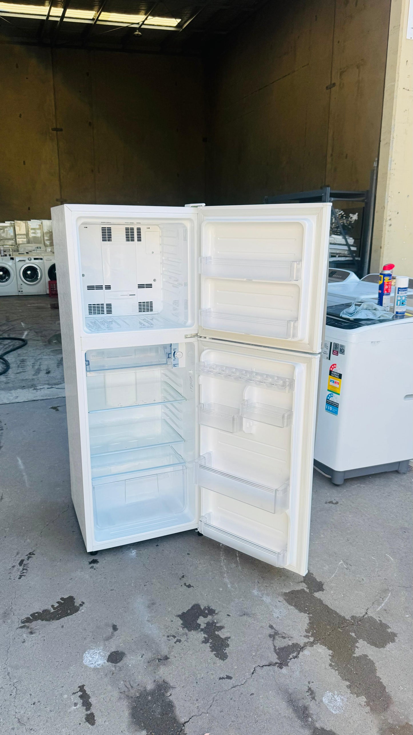 SHARP 245 LITRES FRIDGE FREEZER