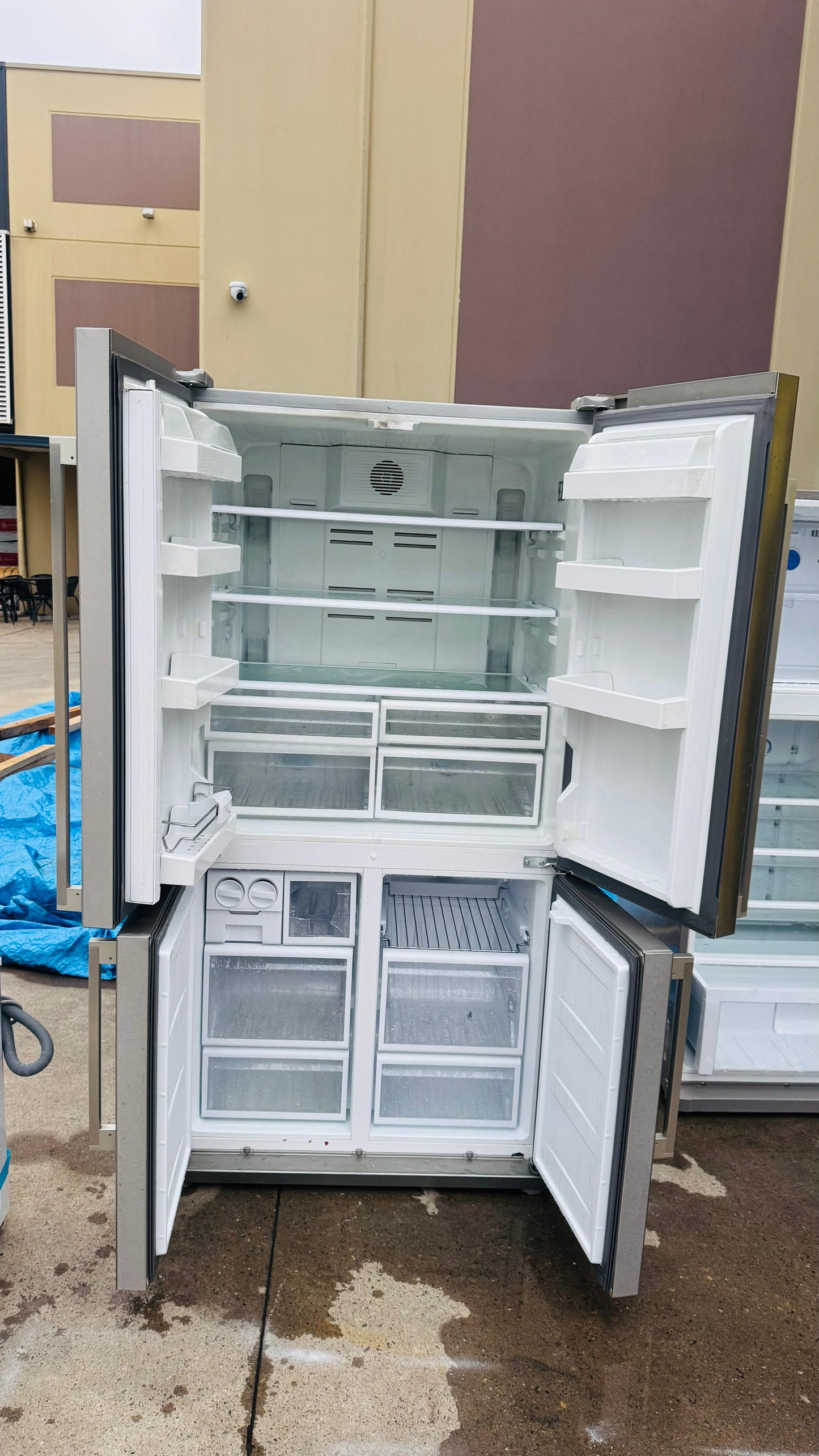 SMEG QUAD DOOR 583 LITRES FRIDGE FREEZER