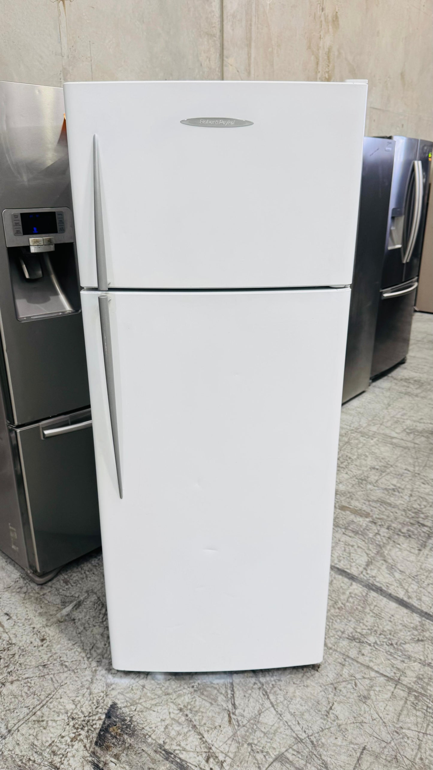 FISHER AND PAYKEL 441 LITRES FRIDGE FREEZER