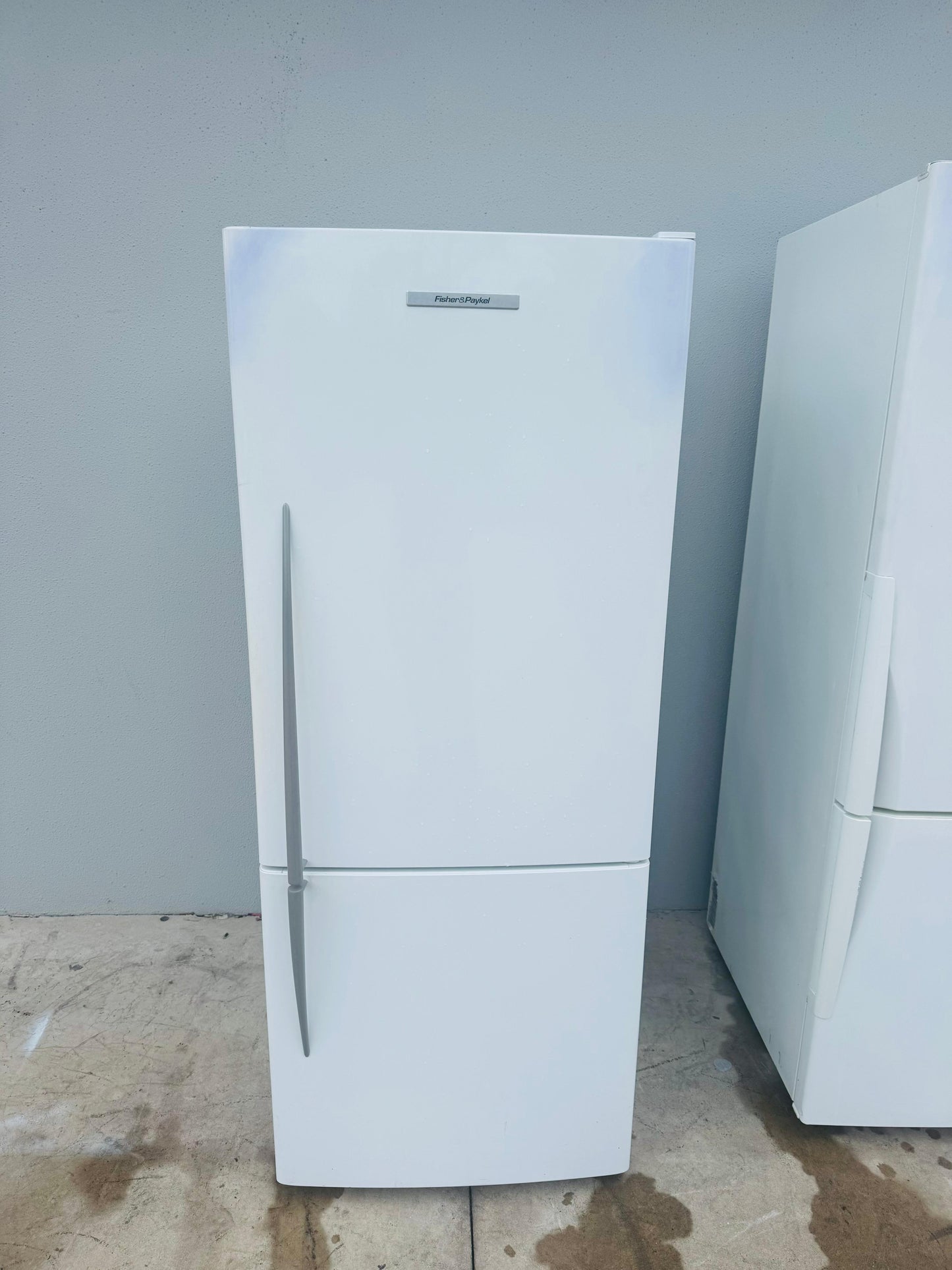 FISHER AND PAYKEL 373 LITRES FRIDGE FREEZER
