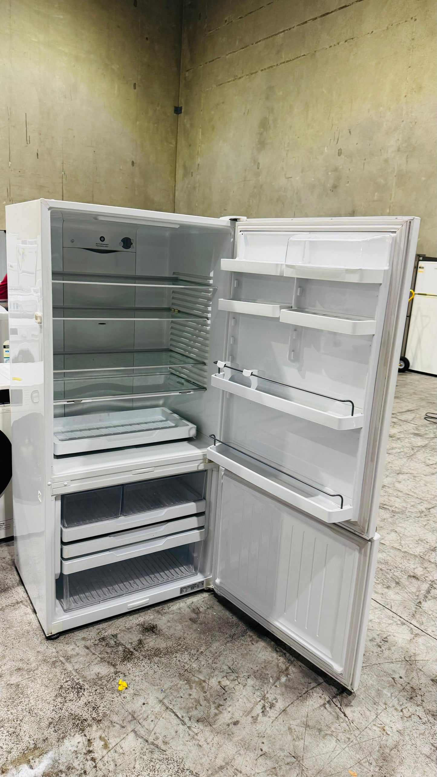 FISHER AND PAYKEL 522 LITRES FRIDGE FREEZER