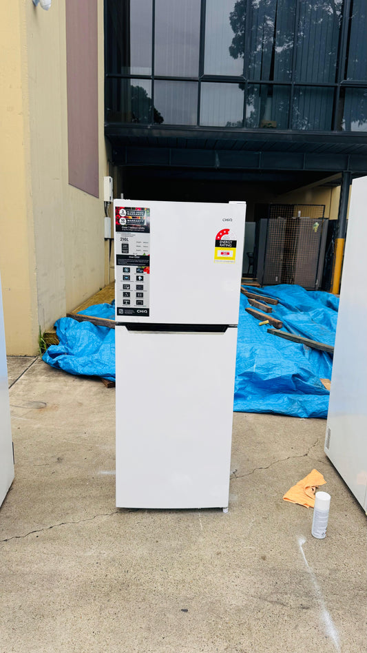 CHIQ 216 LITRES FRIDGE FREEZER
