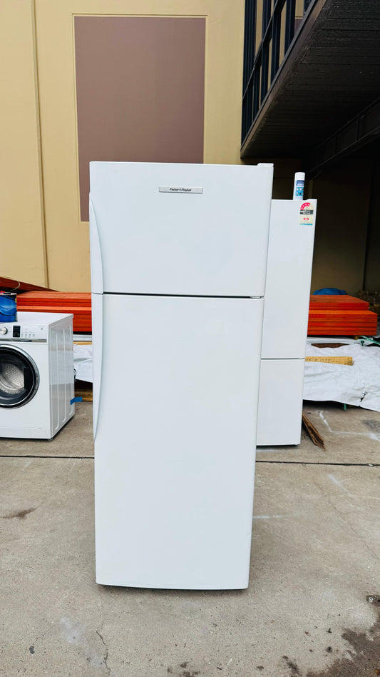 FISHER AND PAYKEL 411 LITRES FRIDGE FREEZER