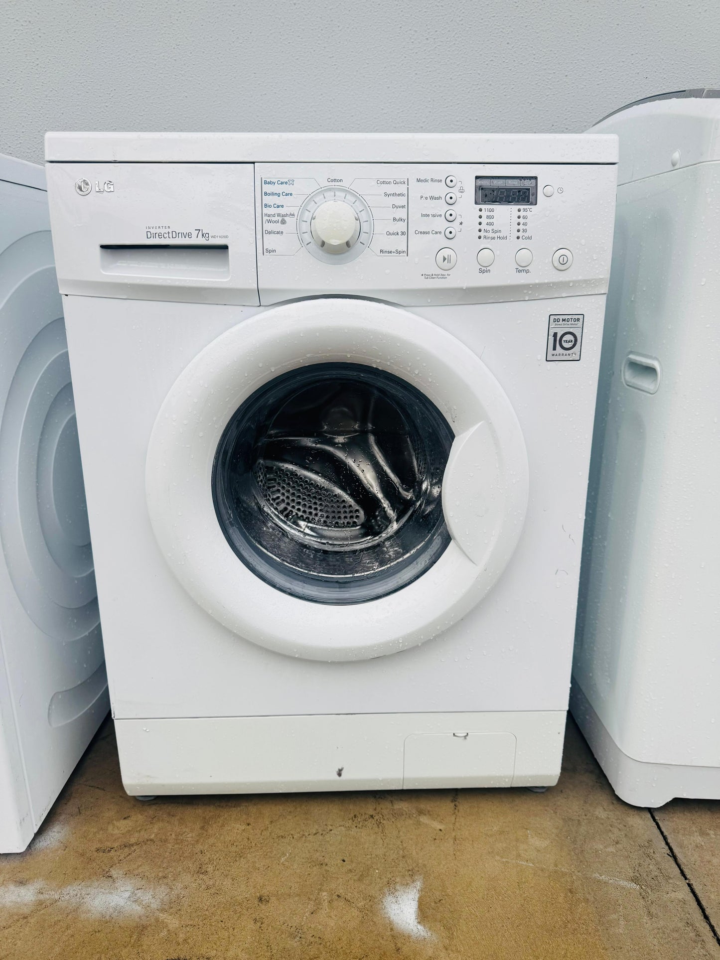 LG 7KGS FRONT LOADER WASHING MACHINE