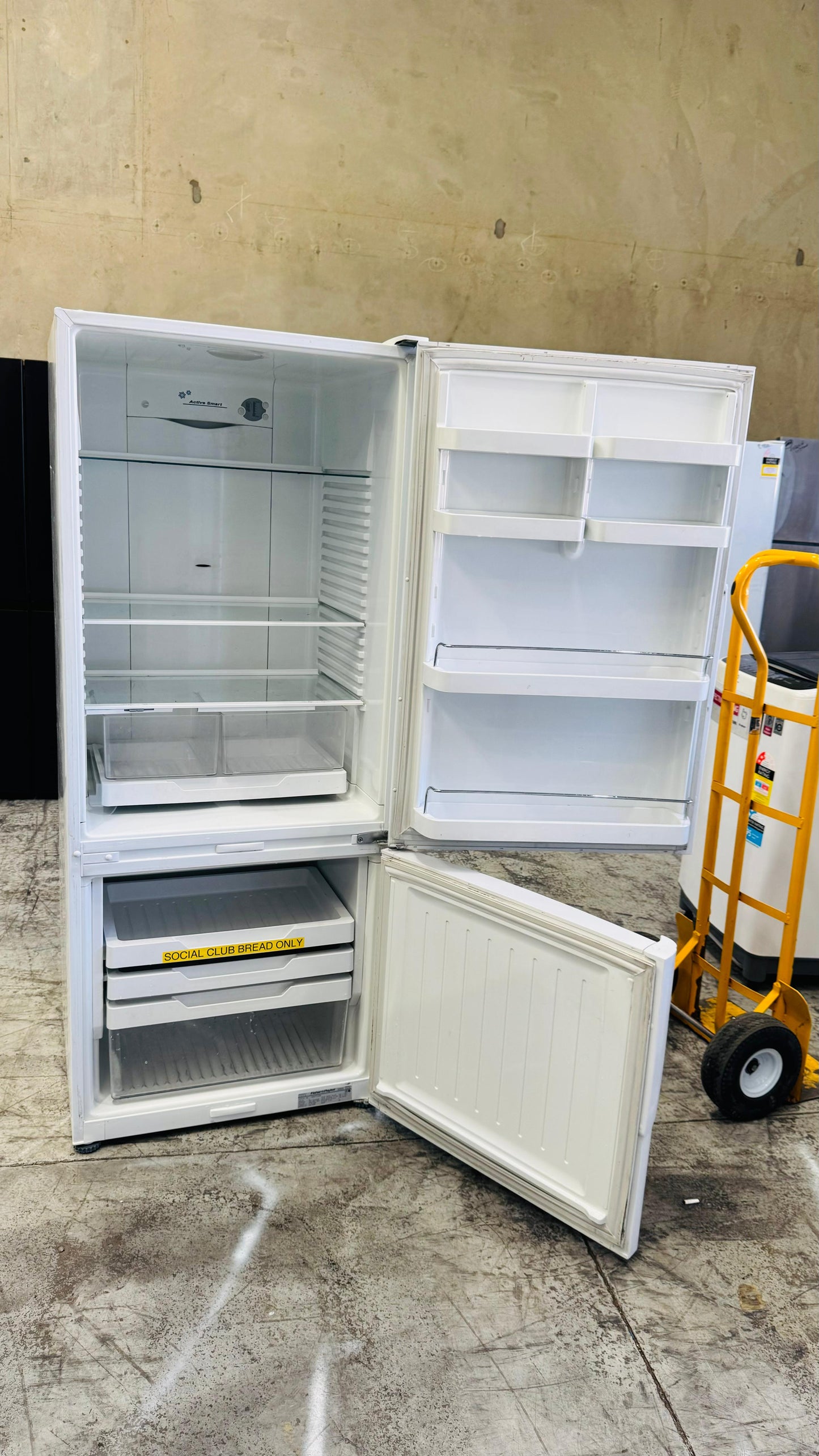 FISHER AND PAYKEL 442 LITRES FRIDGE FREEZER