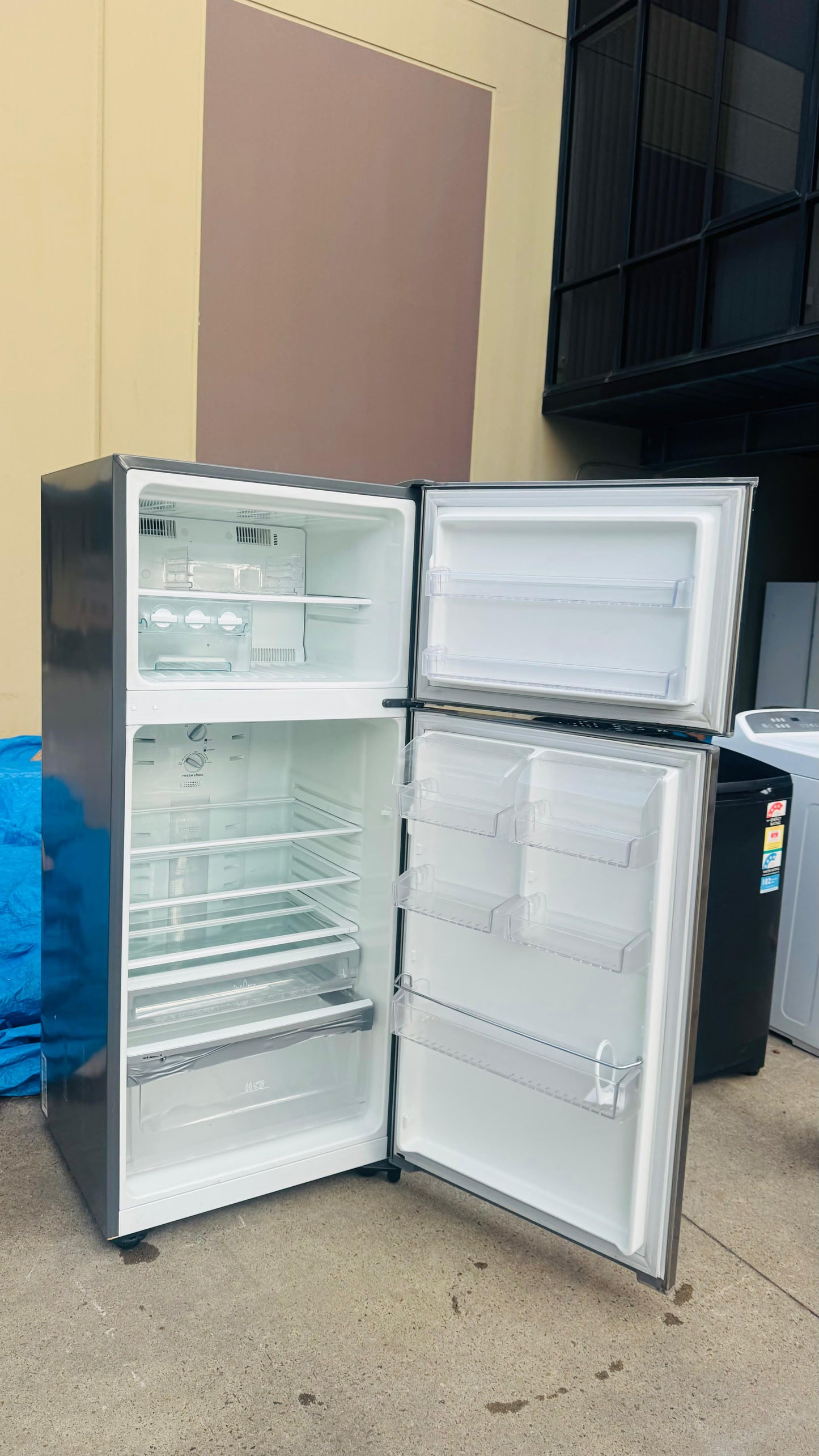 ELECTROLUX 420 LITRES FRIDGE FREEZER