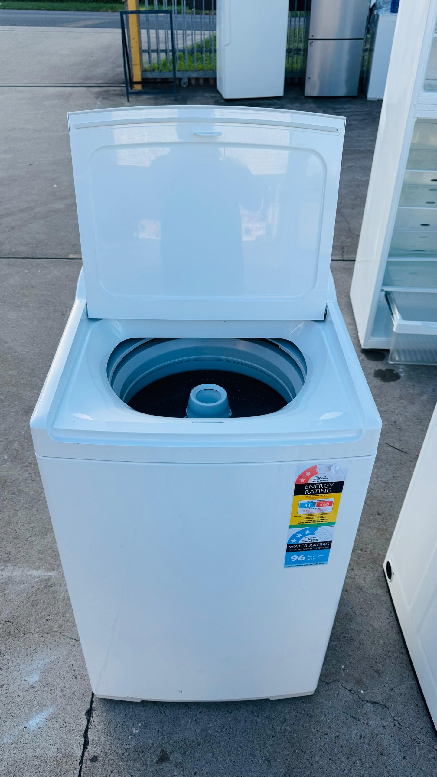 FISHER AND PAYKEL 8.5KGS TOP LOADER WASHING MACHINE