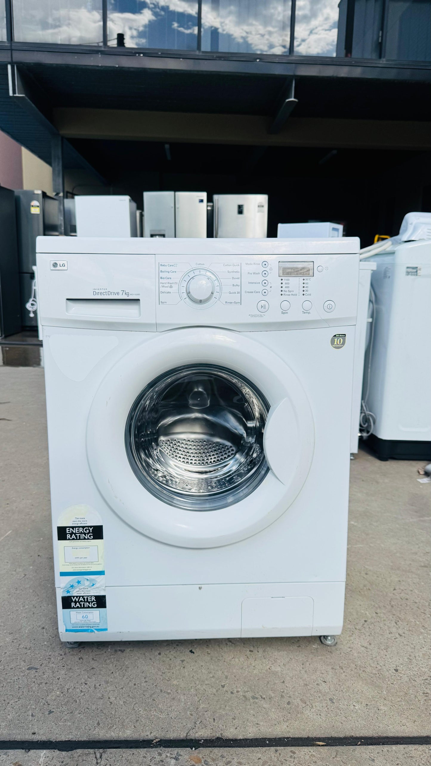 LG 7KGS FRONT LOADER WASHING MACHINE