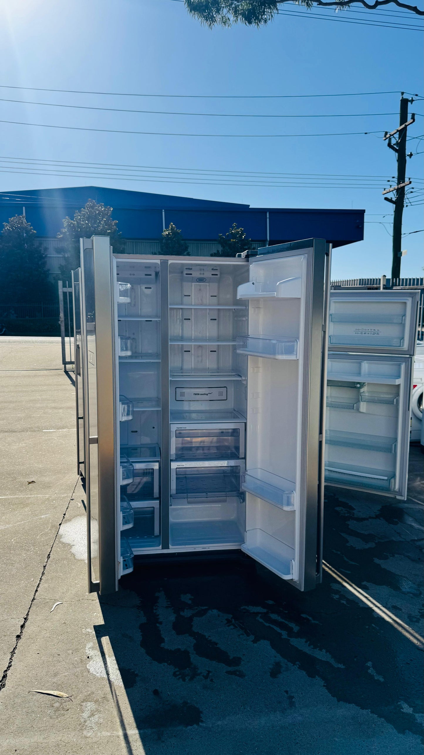 SAMSUNG 713 LITRES SIDE BY SIDE DOOR FRIDGE FREEZER