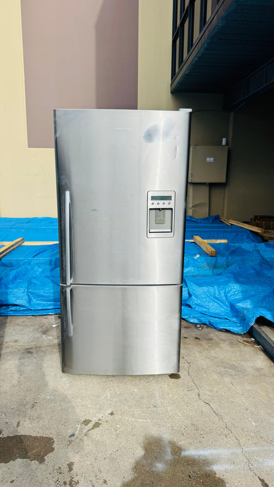 FISHER AND PAYKEL 519 LITRES FRIDGE FREEZER