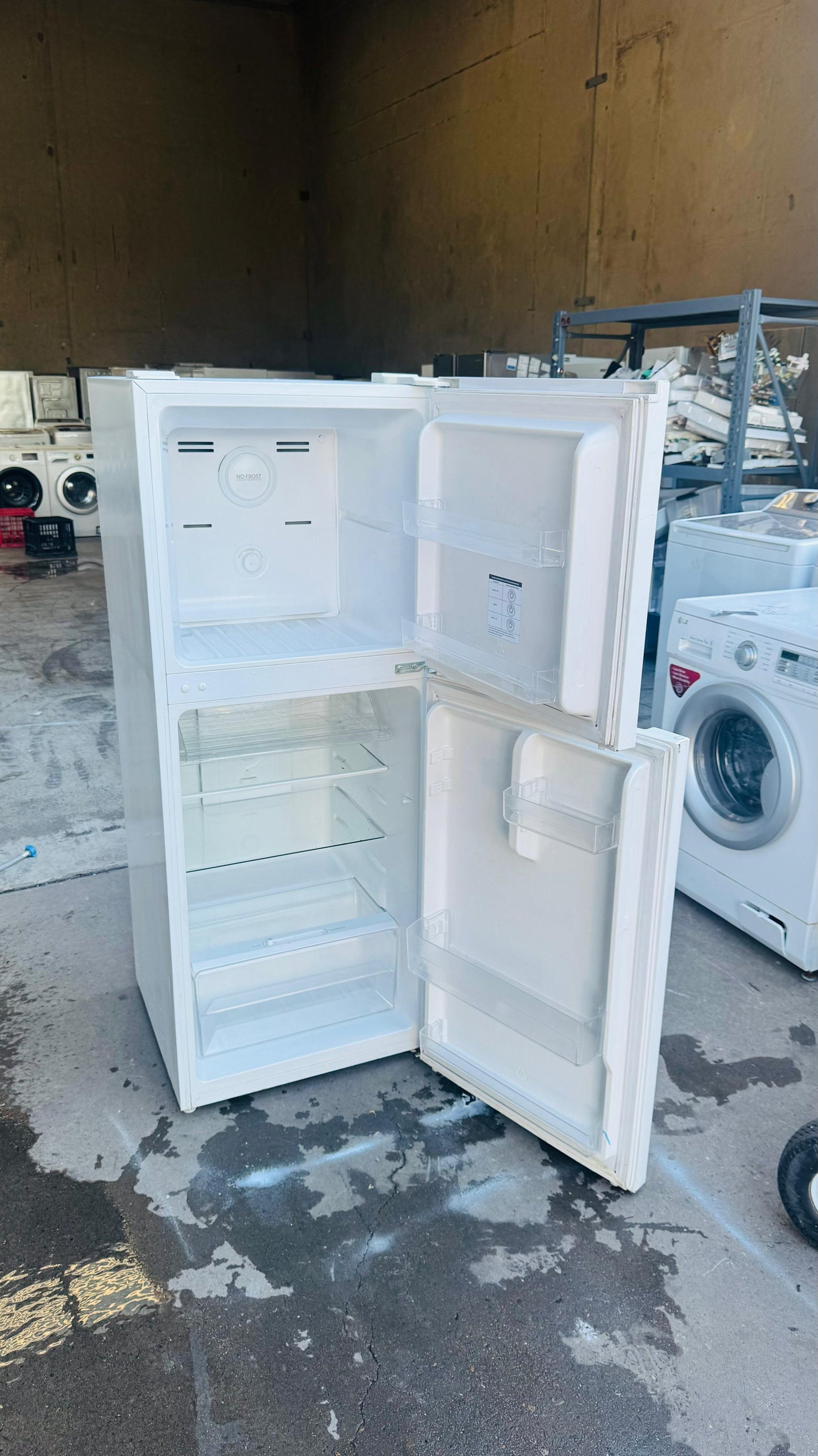 HAIER 221 LITRES FRIDGE FREEZER