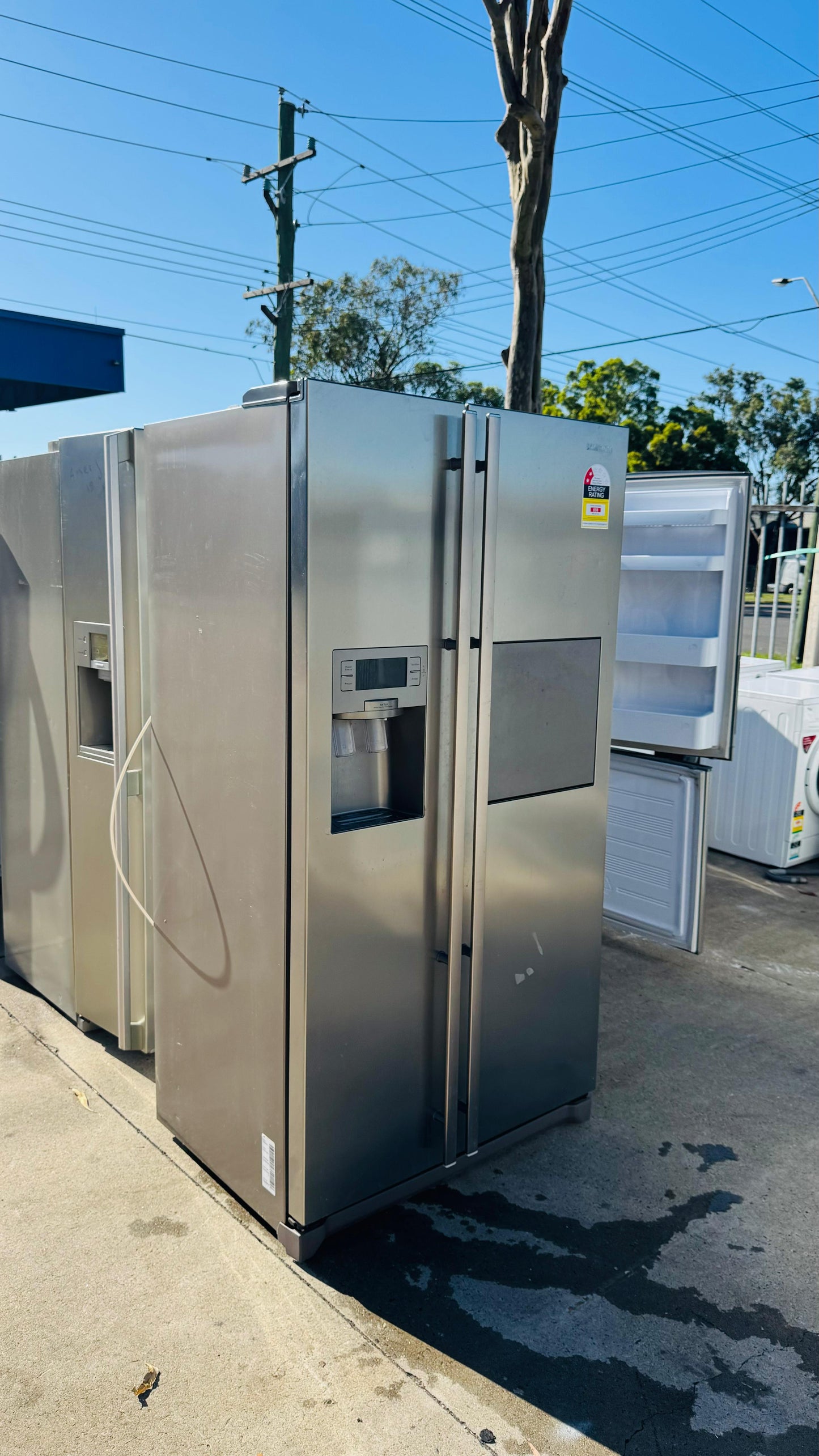 SAMSUNG 580 LITRES SIDE BY SIDE DOOR FRIDGE FREEZER