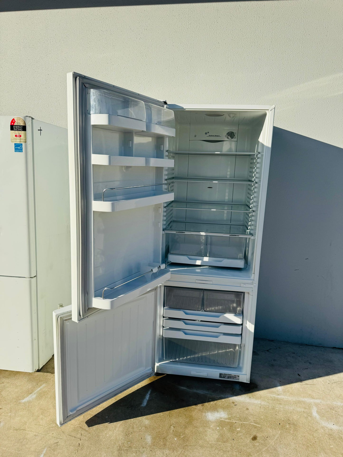 FISHER AND PAYKEL 403 LITRES FRIDGE FREEZER