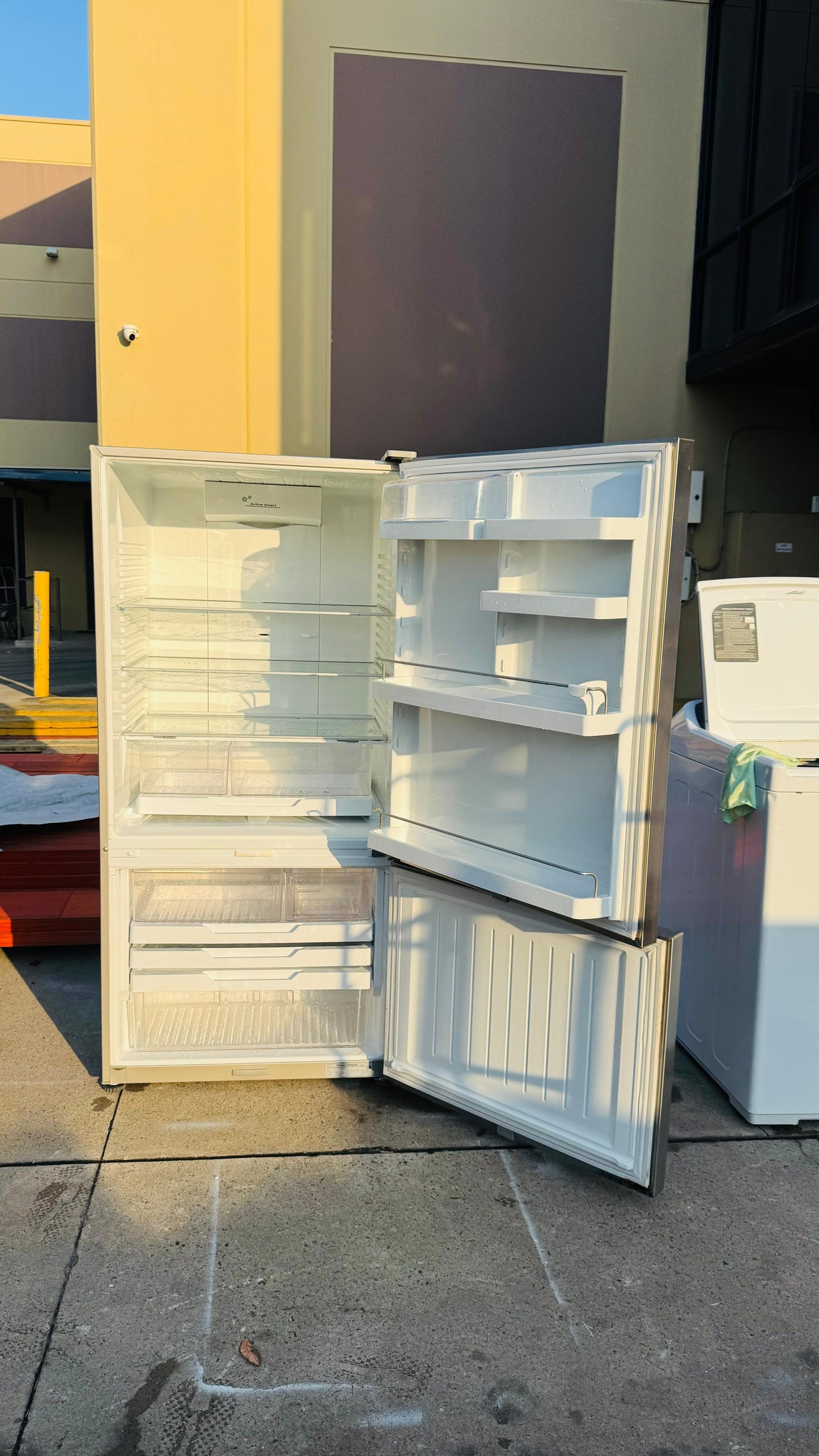 FISHER AND PAYKEL 519 LITRES FRIDGE FREEZER