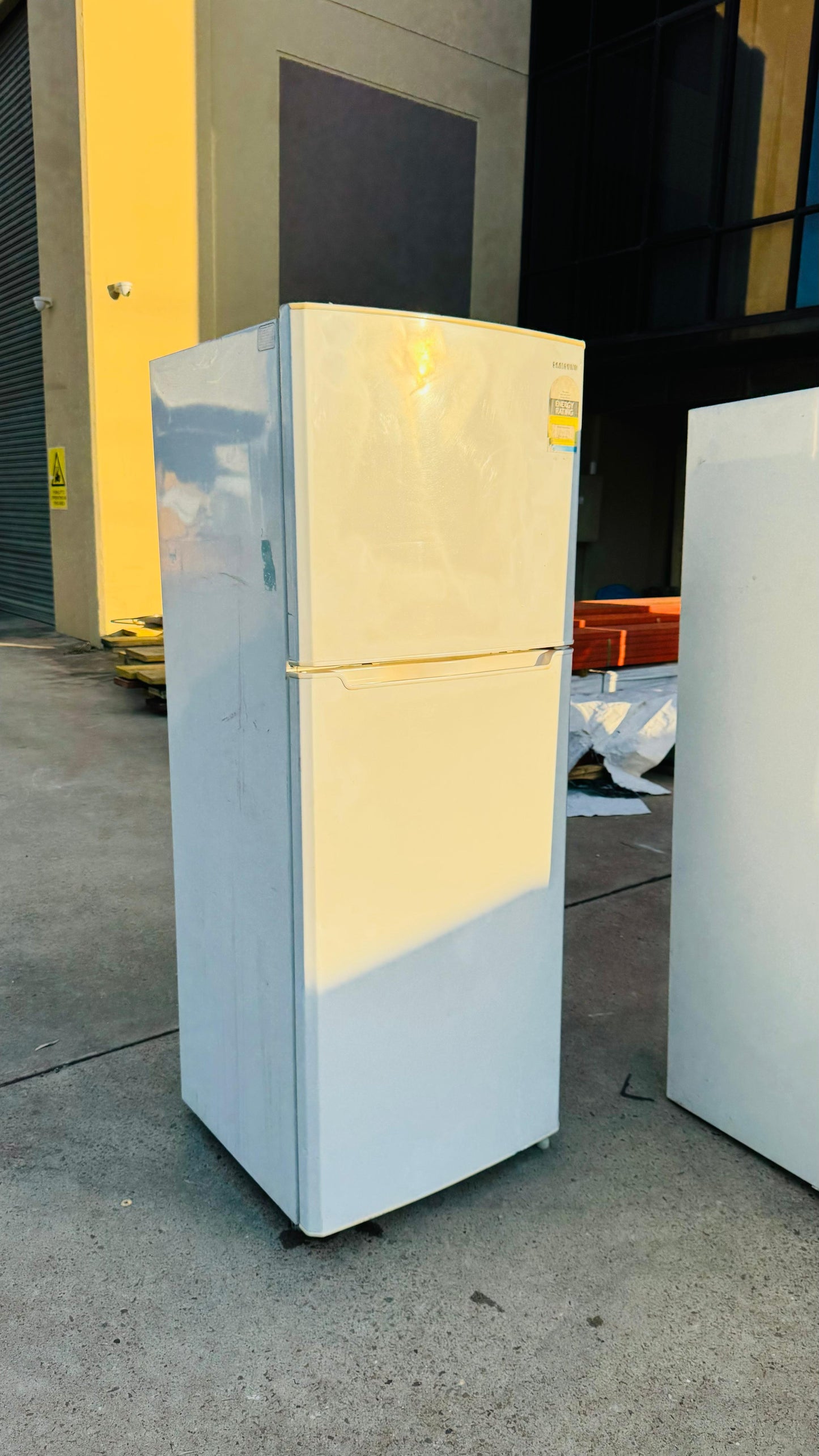 SAMSUNG 395 LITRES FRIDGE FREEZER