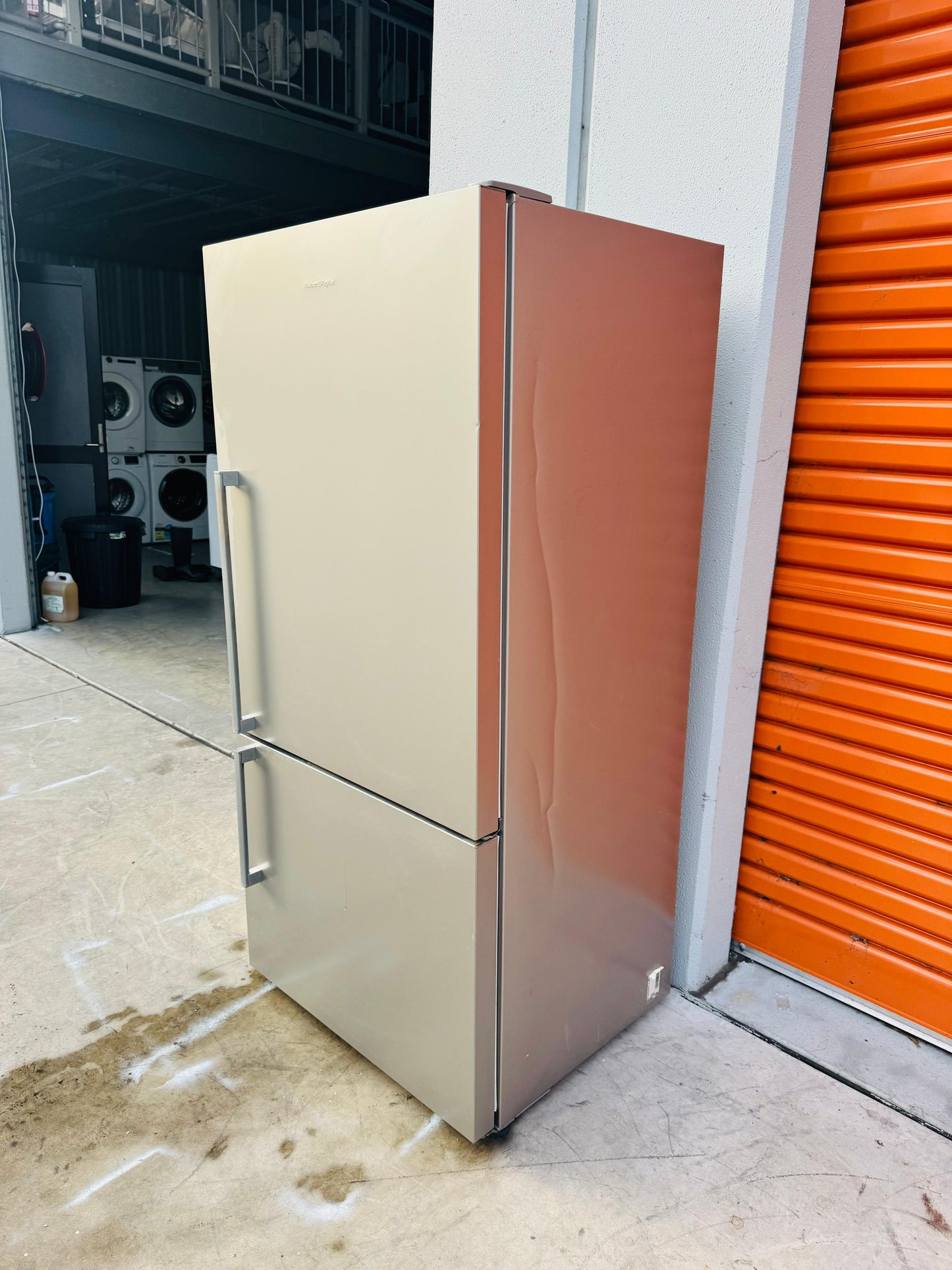 FISHER AND PAYKEL 519 LITRES FRIDGE FREEZER