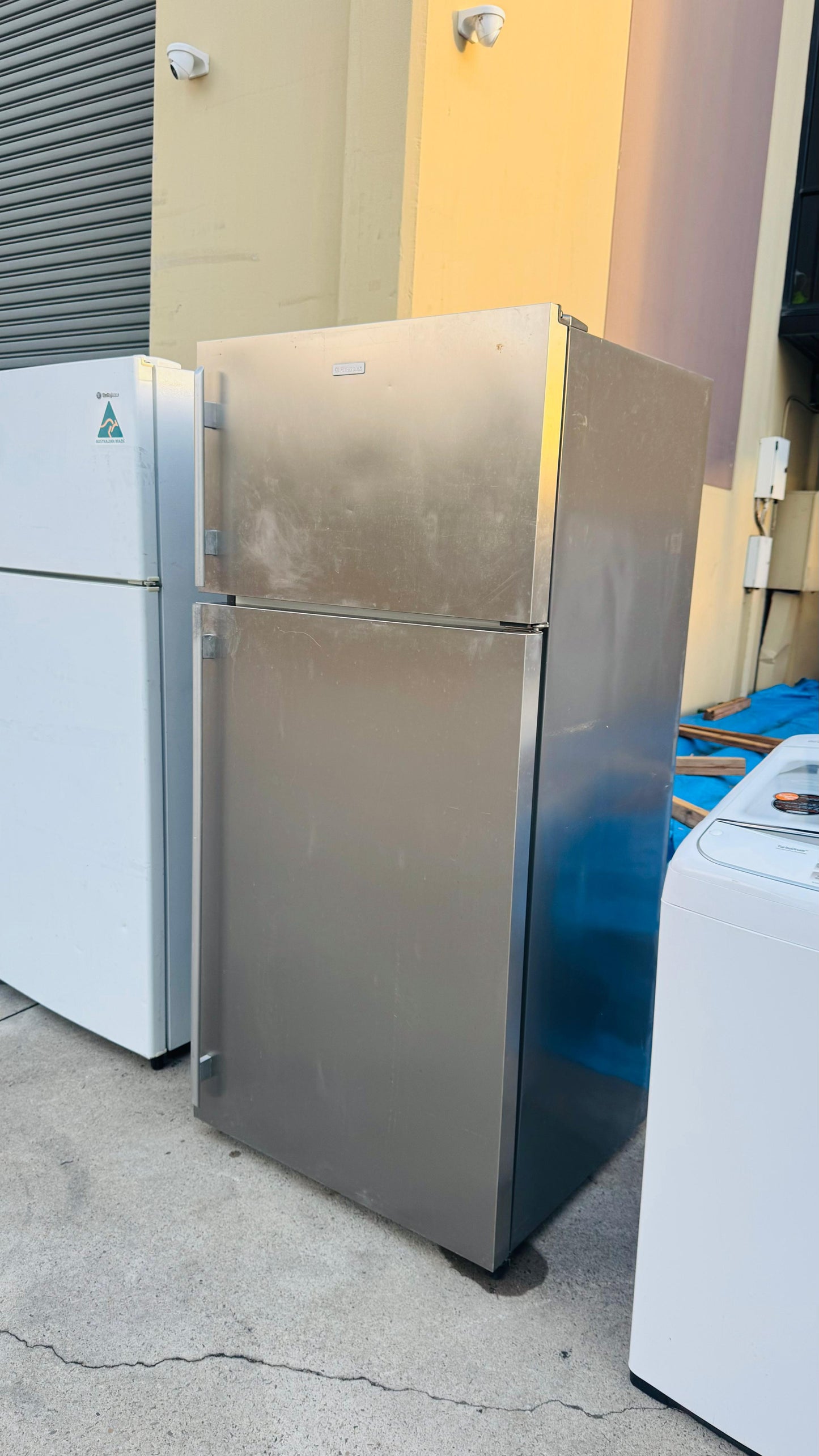 ELECTROLUX 520 LITRES FRIDGE FREEZER