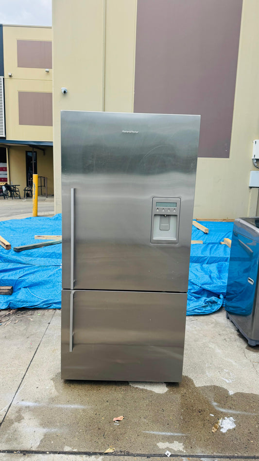 FISHER AND PAYKEL 519 LITRES FRIDGE FREEZER