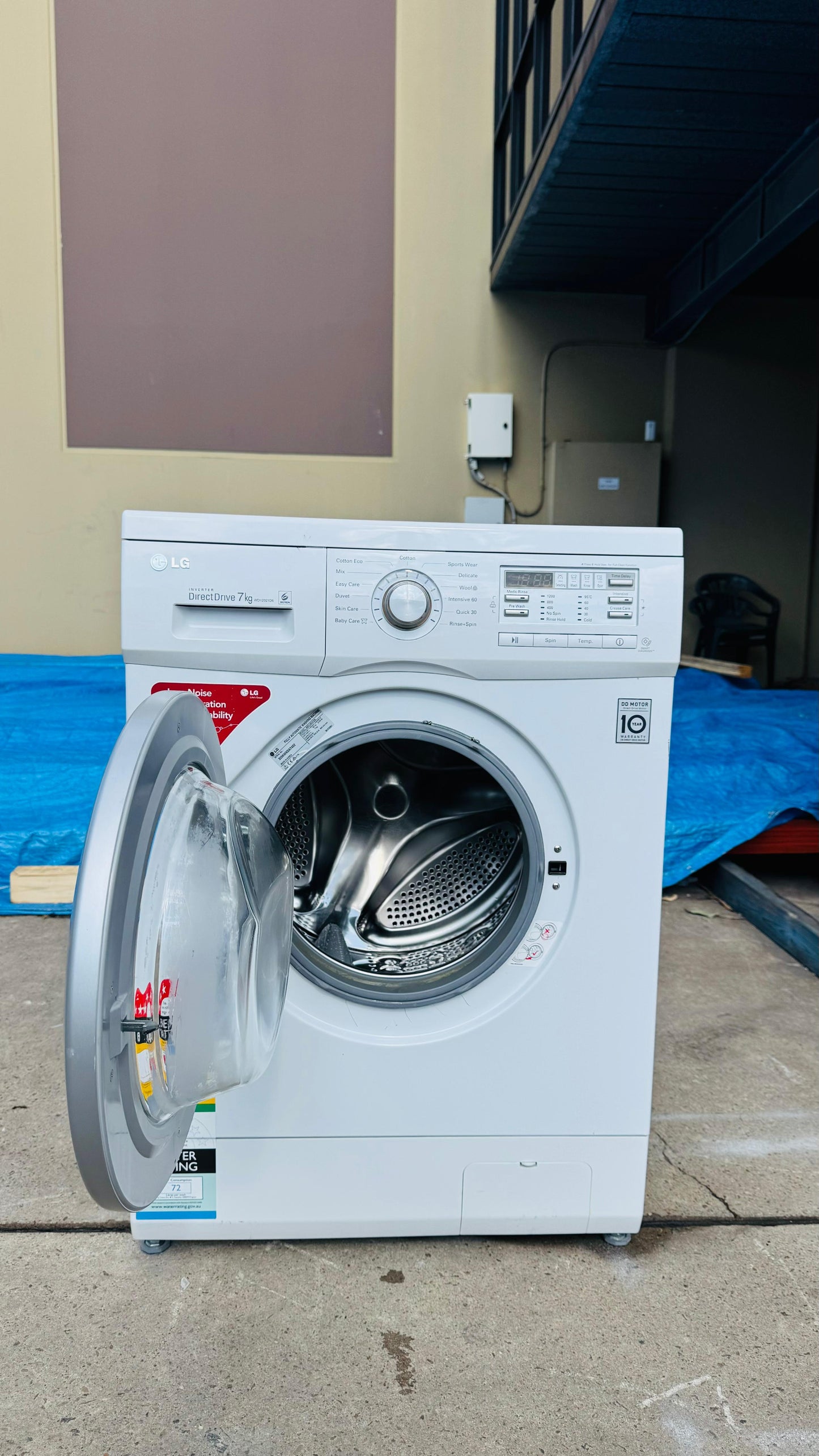 LG 7KGS FRONT LOADER WASHING MACHINE