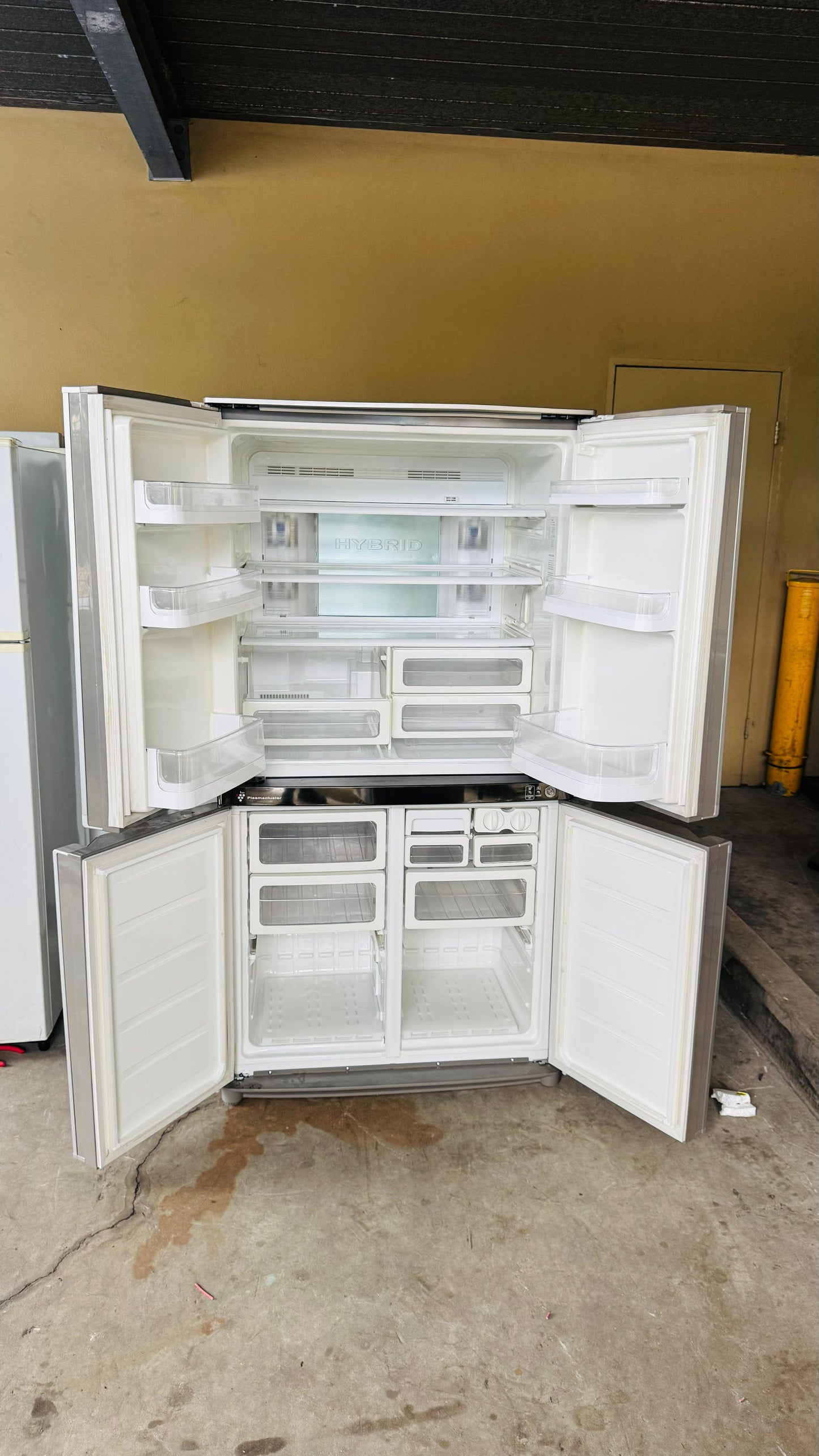 SHARP QUAD DOOR 602 LITRES FRIDGE FREEZER