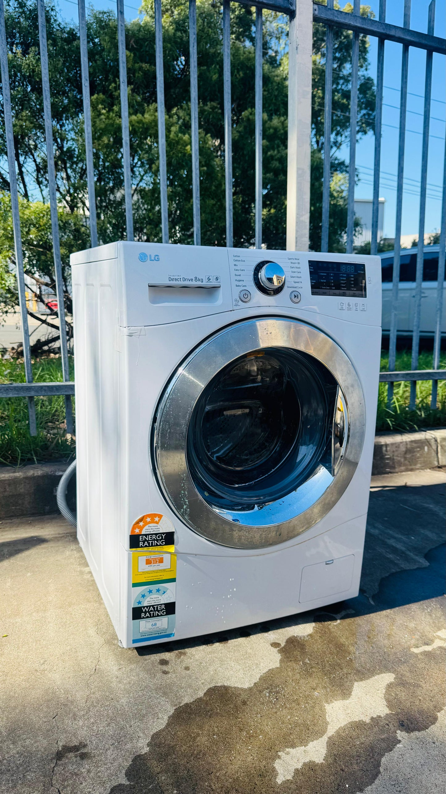 LG 8KGS FRONT LOADER WASHING MACHINE